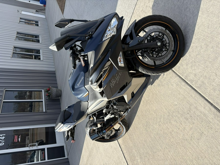 2023 KAWASAKI NINJA 400 ABS - DAM1894
