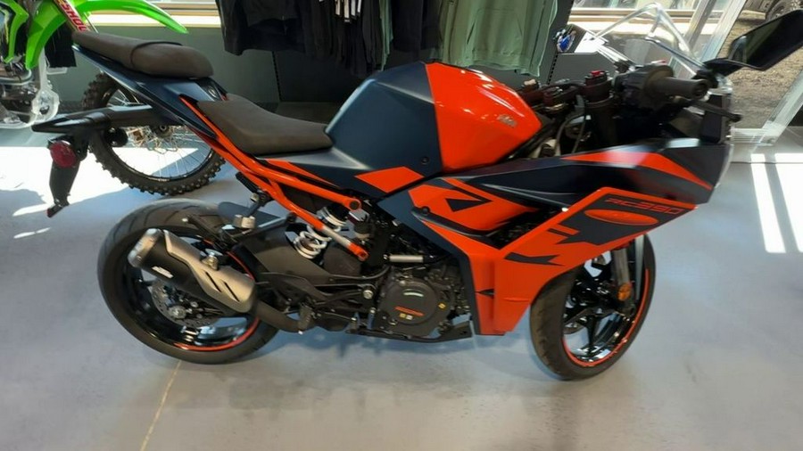 2023 KTM RC 390