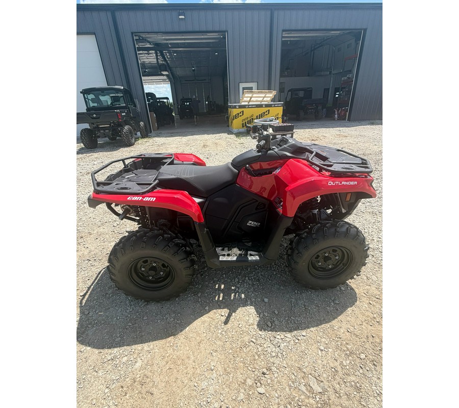 2026 Can-Am Outlander DPS 700