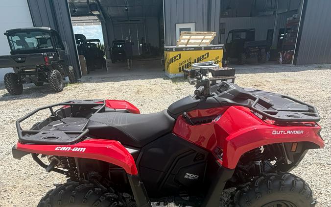 2026 Can-Am Outlander DPS 700
