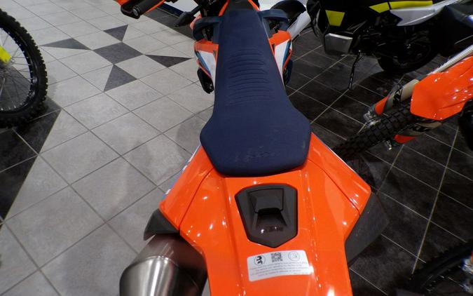 2024 KTM 690 SMC R