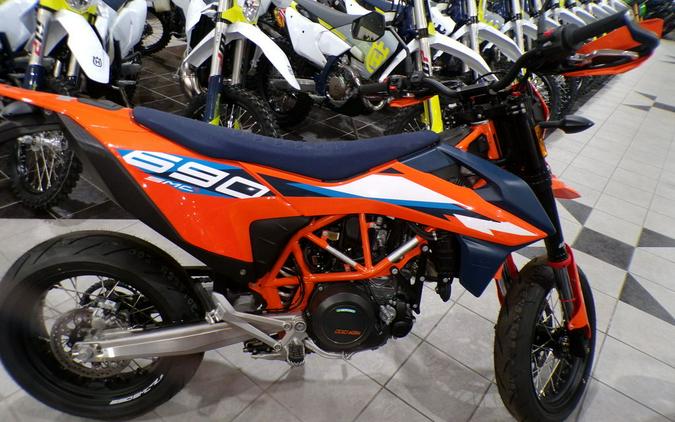 2024 KTM 690 SMC R