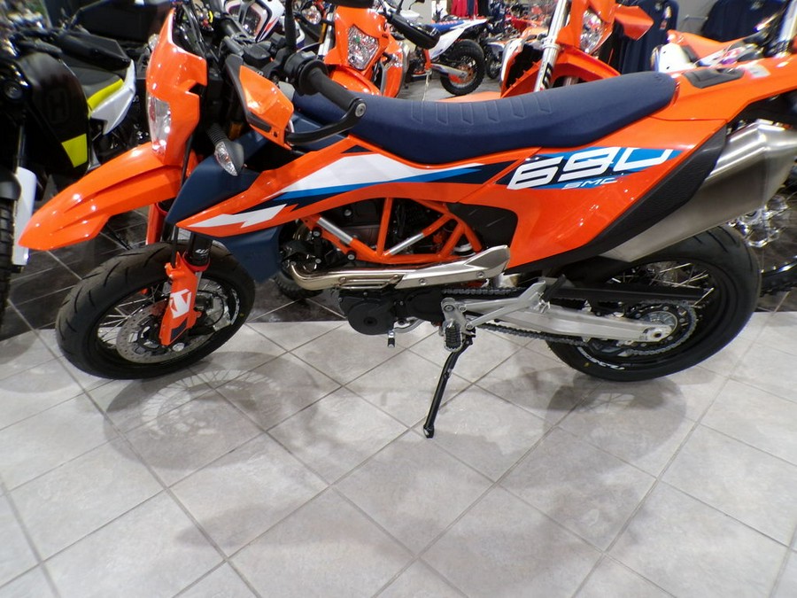 2024 KTM 690 SMC R