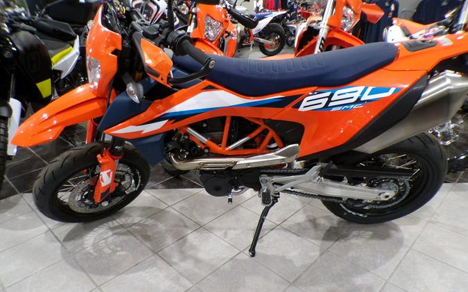 2024 KTM 690 SMC R