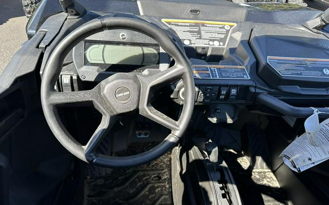 2023 Can-Am® Commander XT 700