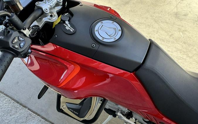 2023 Moto Guzzi V100 Mandello