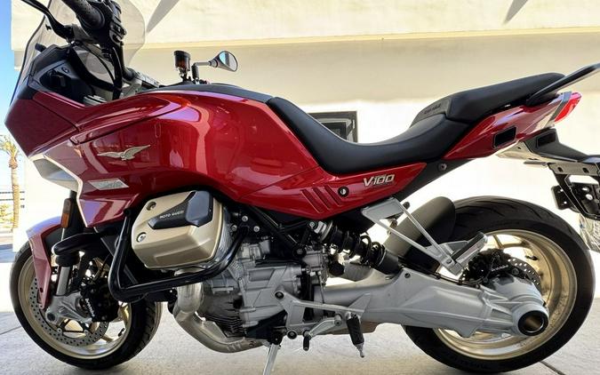 2023 Moto Guzzi V100 Mandello