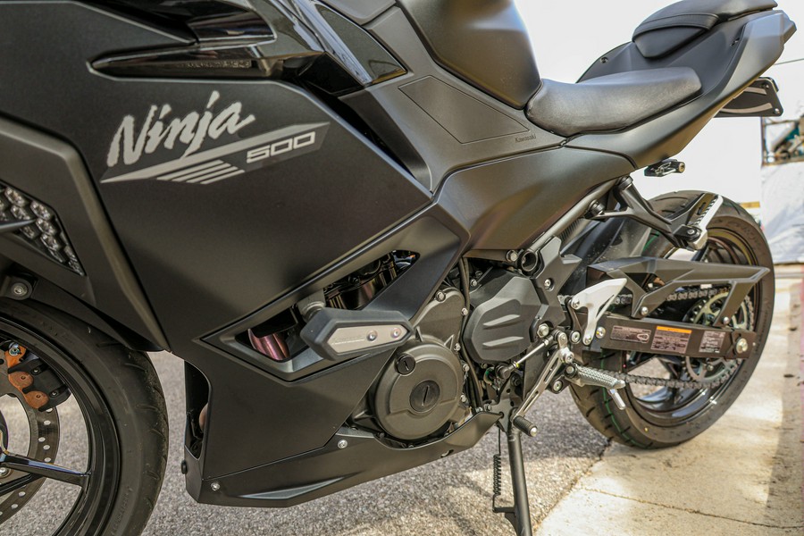 2026 KAWASAKI NINJA 500 BASE