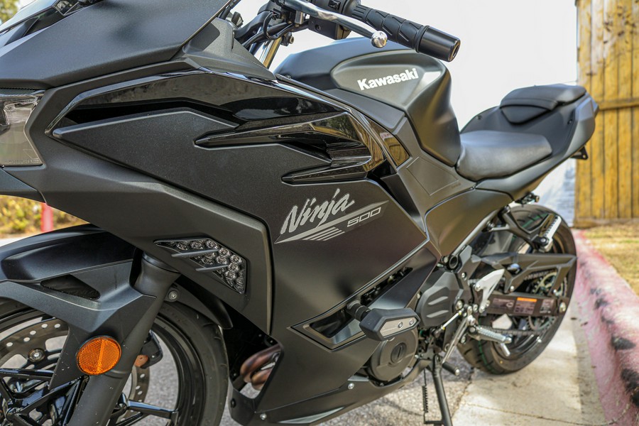 2026 KAWASAKI NINJA 500 BASE