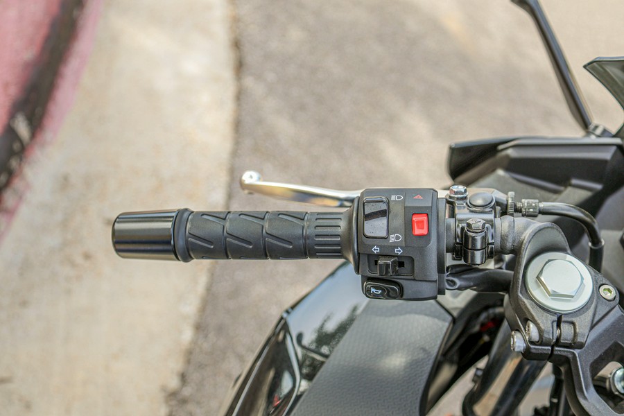 2026 KAWASAKI NINJA 500 BASE