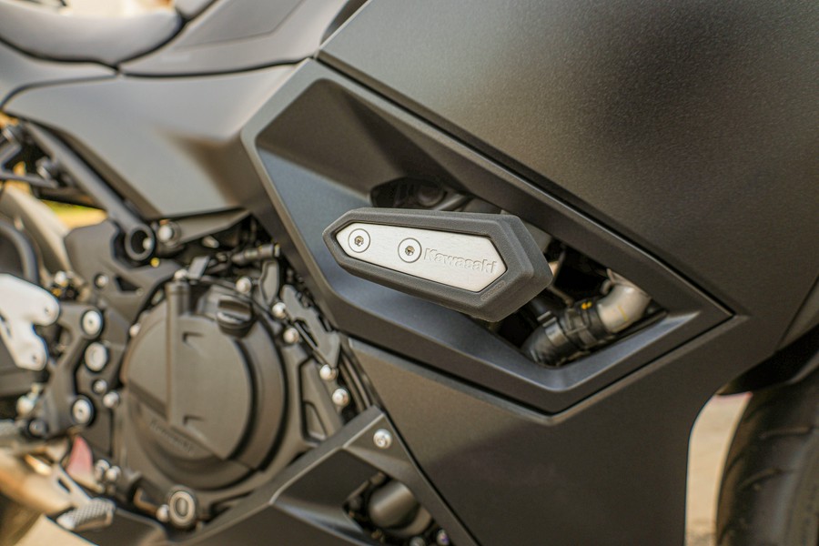 2026 KAWASAKI NINJA 500 BASE