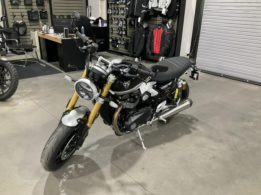 2026 Triumph Speed Twin 1200 RS Sapphire Black