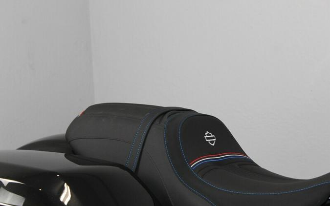 2026 Harley-Davidson® Road Glide® MIDNIGHT EMBER