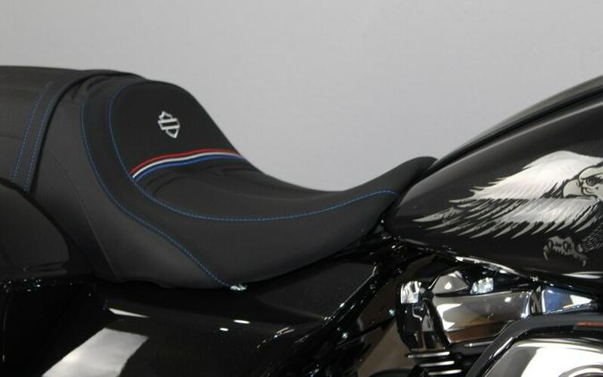 2026 Harley-Davidson® Road Glide® MIDNIGHT EMBER