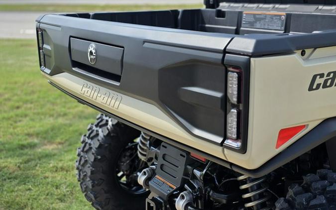 2026 Can-Am Defender MAX Limited HD11 Desert Tan & Carbon Black