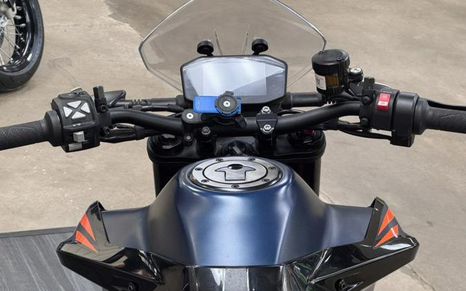 2023 KTM Duke 890 R