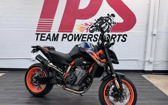 2023 KTM Duke 890 R