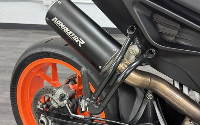 2023 KTM Duke 890 R