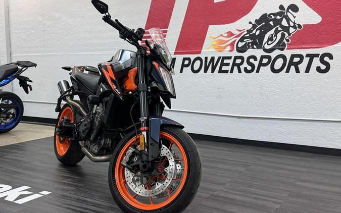 2023 KTM Duke 890 R
