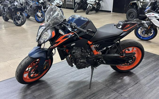 2023 KTM Duke 890 R