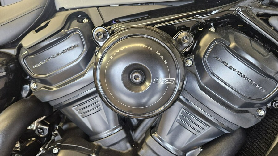 RH975 2025 Nightster