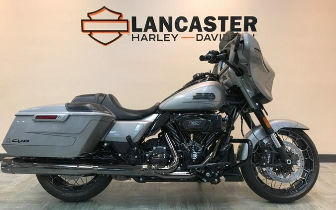 2023 Harley-Davidson CVO™ Street Glide Dark Platinum w/Pinstripe FLHXSE