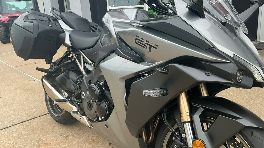 2025 Suzuki GSX-S1000GT+