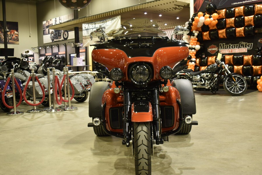 2025 Harley-Davidson Tri Glide Ultra FLHTCUTG