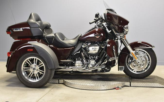 2022 Harley-Davidson Tri Glide Ultra FLHTCUTG