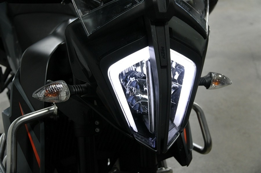 2021 KTM 890 ADVENTURE