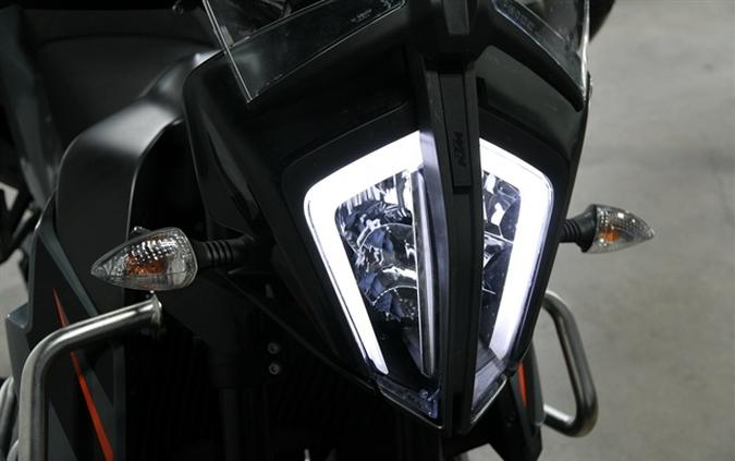 2021 KTM 890 ADVENTURE