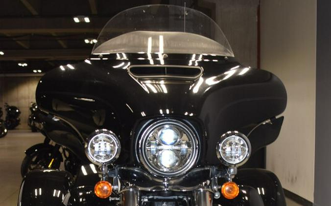 2021 Harley-Davidson Tri Glide Ultra Vivid Black
