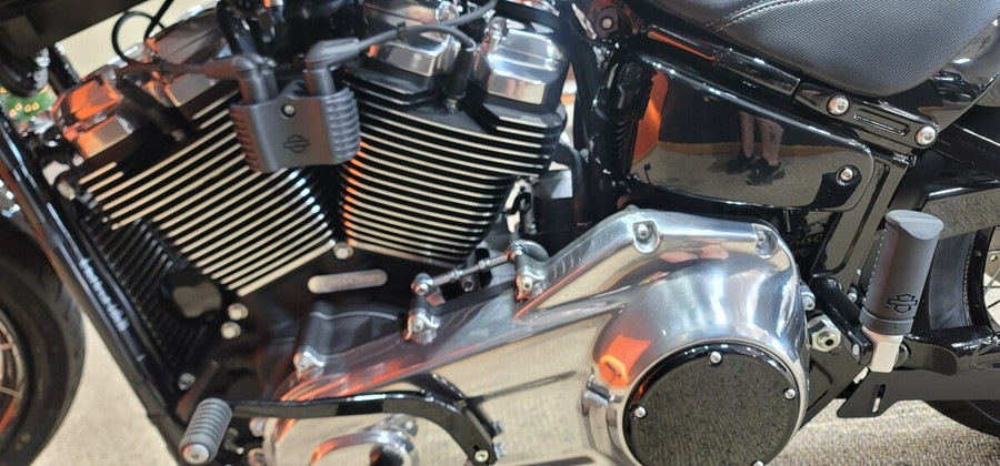 FXBB 2025 Street Bob™