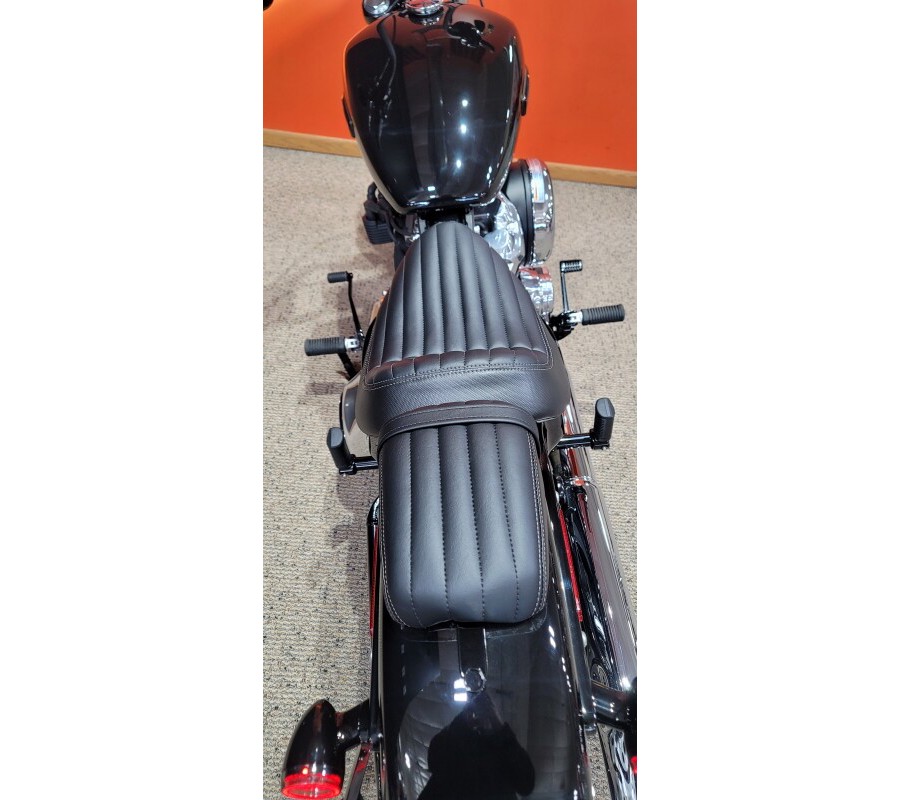 FXBB 2025 Street Bob™