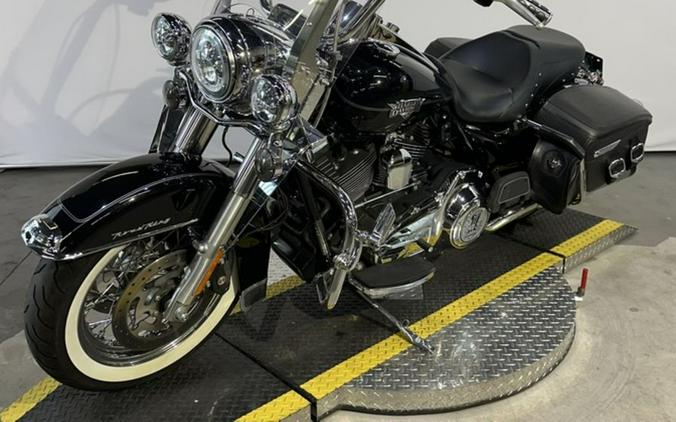 2011 Harley-Davidson® FLHRC - Road King® Classic