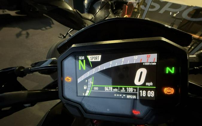 2024 Kawasaki Z900 ABS Candy Persimmon Red/Ebony