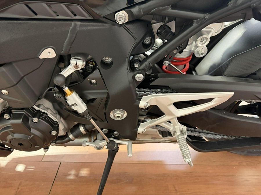 2026 BMW S 1000 R