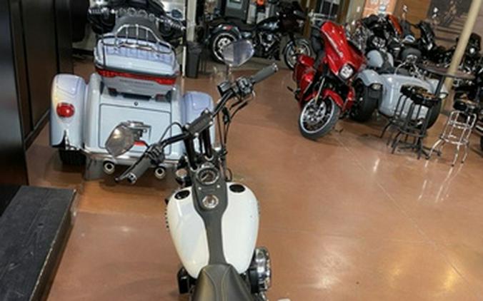 2016 Harley-Davidson Dyna FXDB - Street Bob