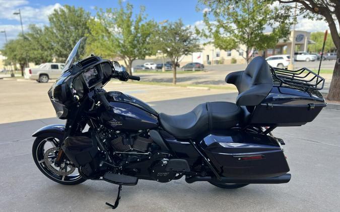 2025 Harley-Davidson® Street Glide® Ultra Mystic Shift - Black Finish