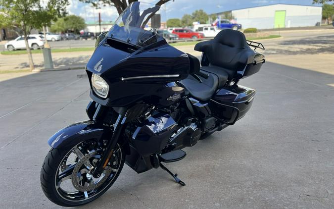 2025 Harley-Davidson® Street Glide® Ultra Mystic Shift - Black Finish