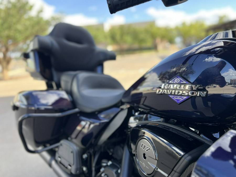 2025 Harley-Davidson® Street Glide® Ultra Mystic Shift - Black Finish