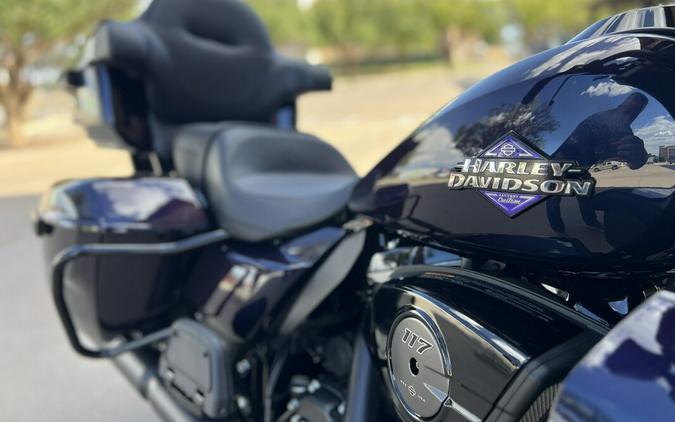 2025 Harley-Davidson® Street Glide® Ultra Mystic Shift - Black Finish