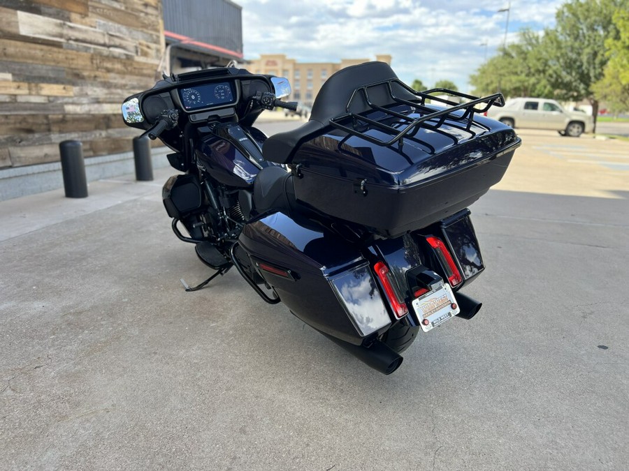 2025 Harley-Davidson® Street Glide® Ultra Mystic Shift - Black Finish