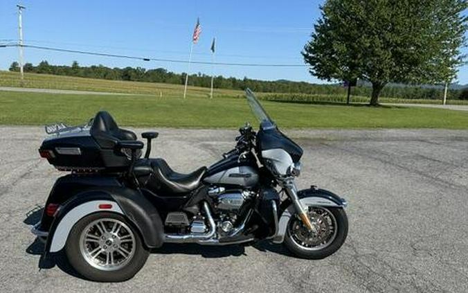 2020 Harley-Davidson® Tri Glide® Ultra Midnight Blue/Barracuda Silver