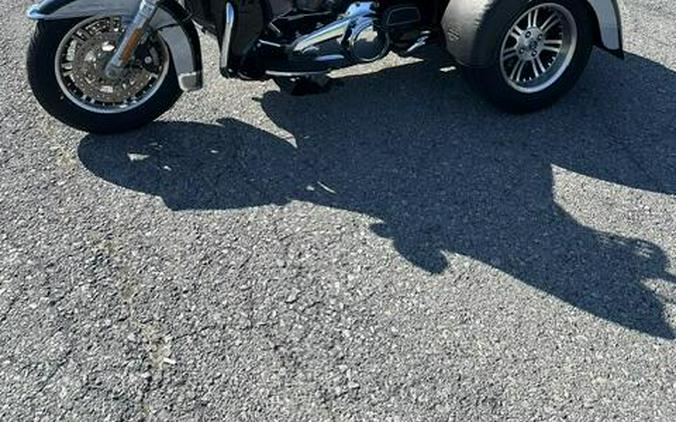 2020 Harley-Davidson® Tri Glide® Ultra Midnight Blue/Barracuda Silver