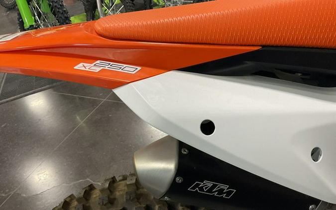 2025 KTM 250 XC