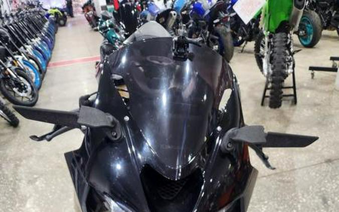 2024 Kawasaki Ninja® ZX™-6R Base