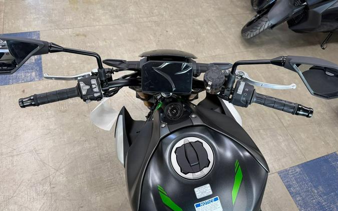 2026 Kawasaki Z900 SE ABS