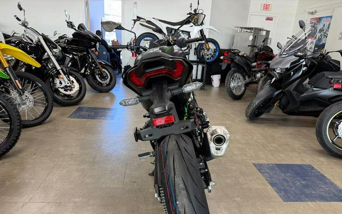 2026 Kawasaki Z900 SE ABS
