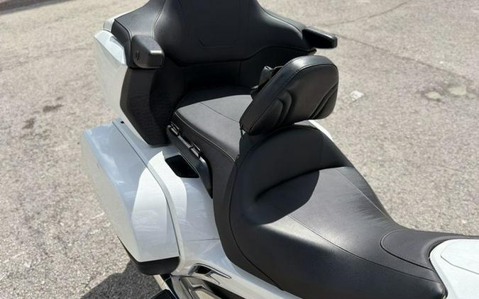 2018 Honda Gold Wing Tour Pearl White Tour Candy Ardent Red